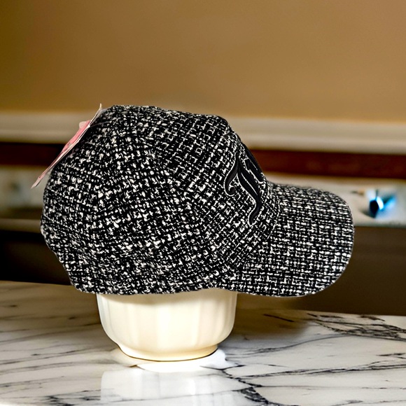 COPY - Juicy Couture Houndstooth Black and White Tweed Baseball Cap new with ta… - Picture 2 of 10